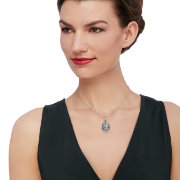 Samuel B. Balinese Blue Topaz Hamsa Hand Pendant - Picture 2 of 9